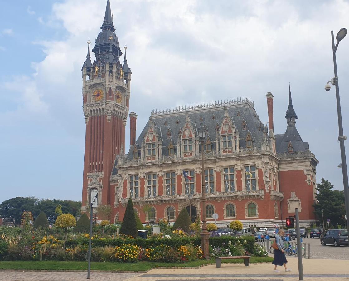 Maison A Deux Pas De L'Hotel De Ville Calais Extérieur photo